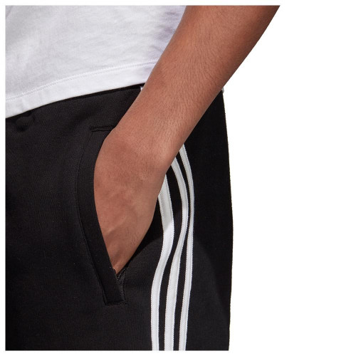 3-STRIPE SHORT